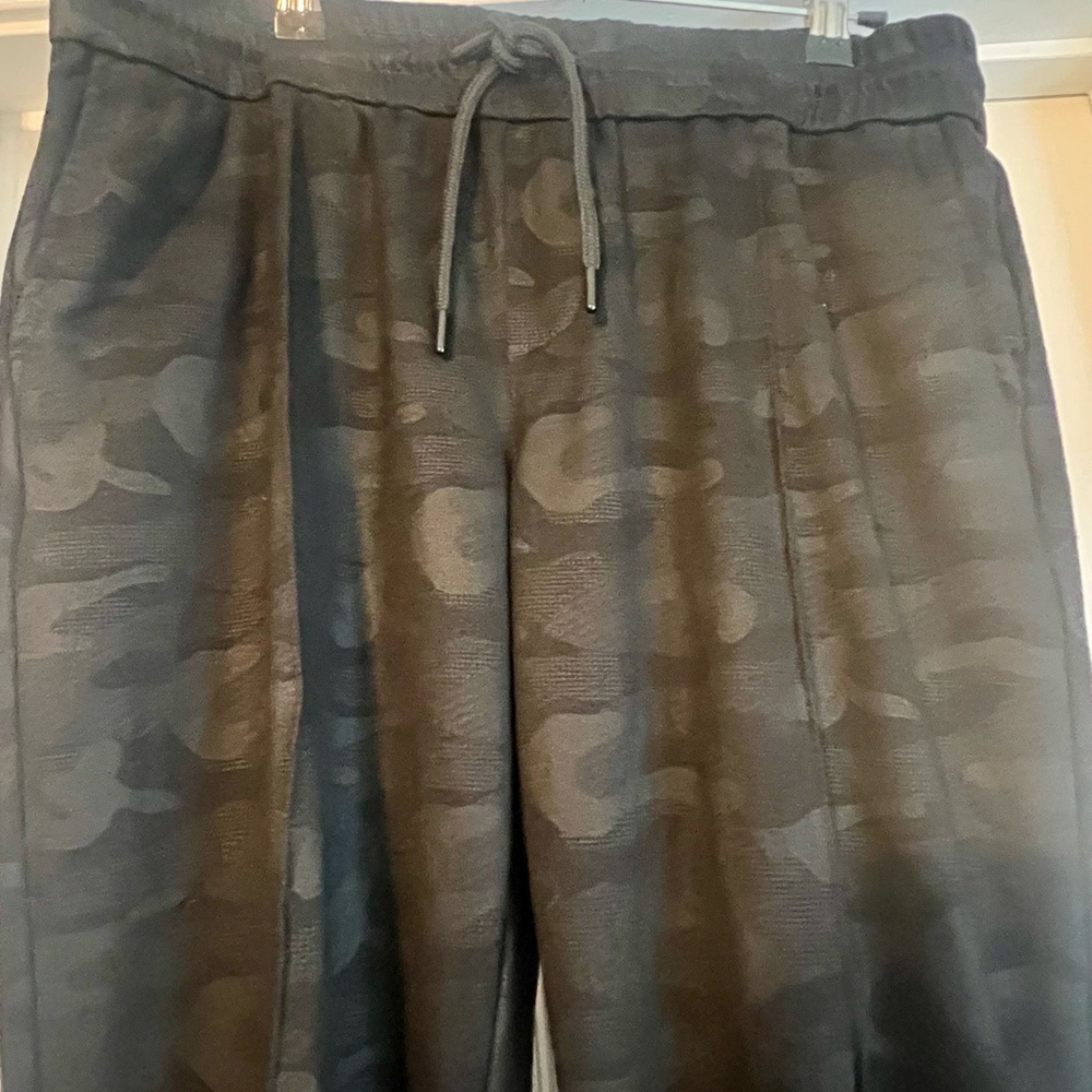 Liverpool Black Ankle Pants - Picture 3 of 5